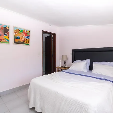 S. Jorge W/private Pool - 5min Holiday home Carvoeira