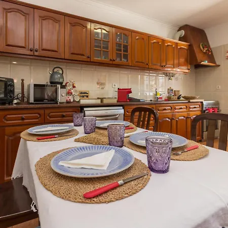 S. Jorge W/private Pool - 5min Holiday home Carvoeira
